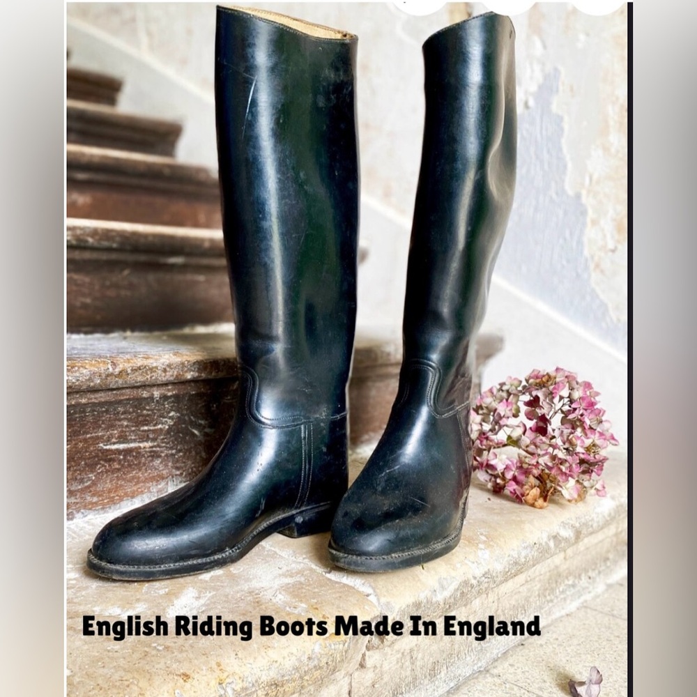 Elegant Black Heeled Riding Boots